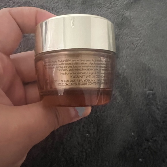 Estée Lauder Revitalising Supreme+ Youth Power Eye Balm - Picture 4 of 4